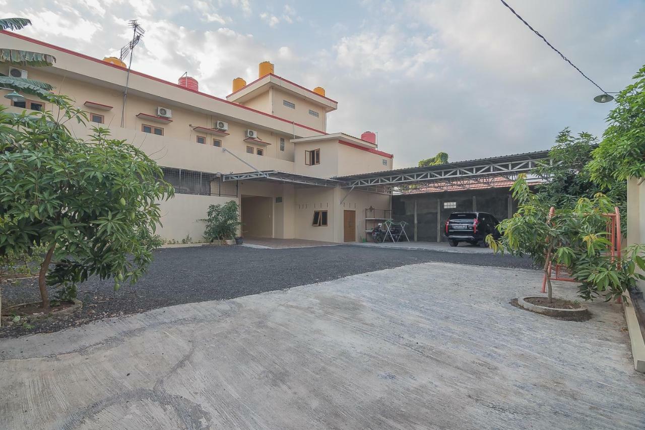 Reddoorz Plus Near Syamsudin Noor Airport 3 Banjarbaru Exterior photo