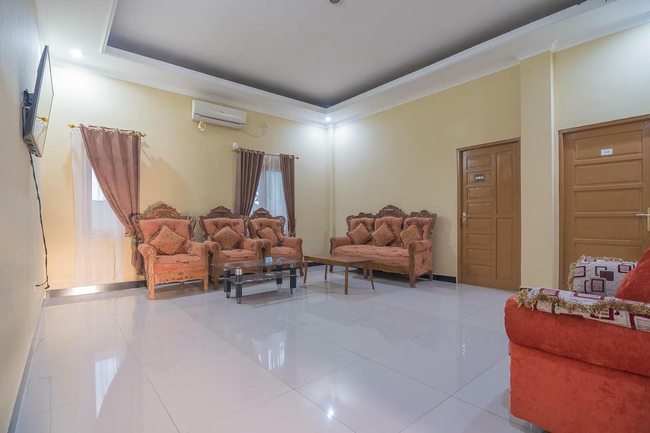 Reddoorz Plus Near Syamsudin Noor Airport 3 Banjarbaru Exterior photo