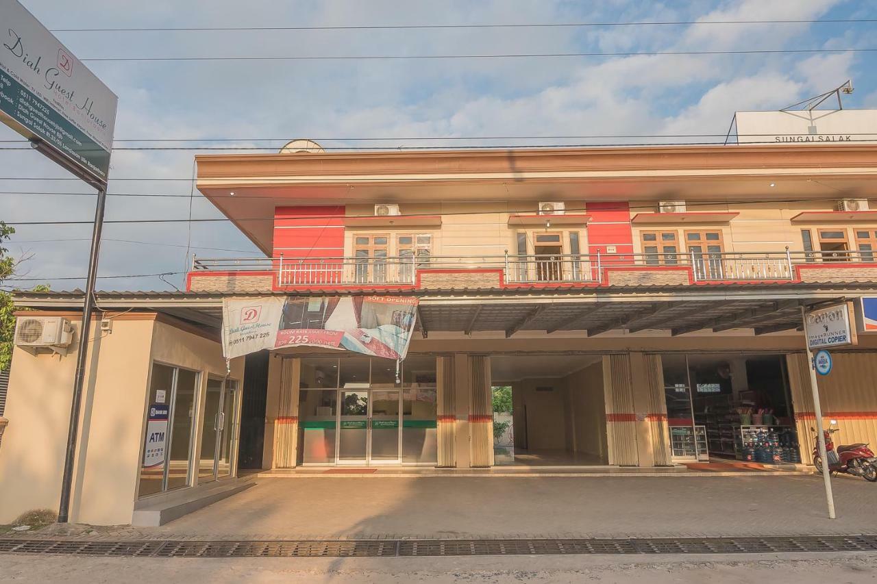 Reddoorz Plus Near Syamsudin Noor Airport 3 Banjarbaru Exterior photo